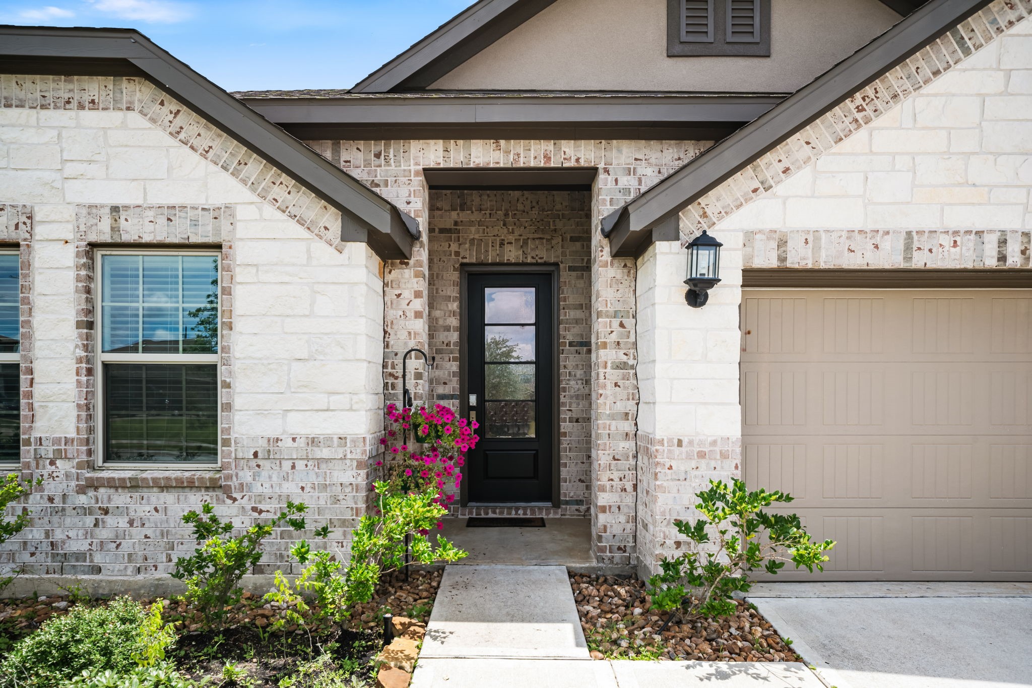 14206 Hawley Village Way Rosharon, TX 77583 - Photo 2 of 30