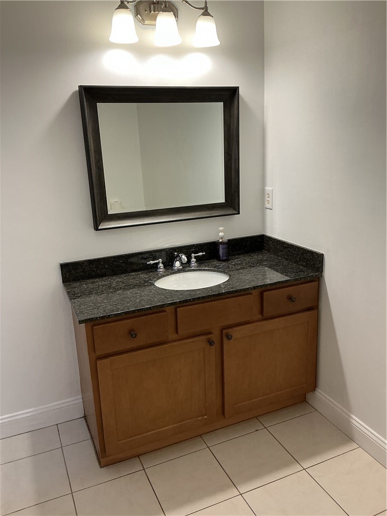 1032 West Shore Road Warwick, RI 02889 - Photo 36 of 48 Full bath