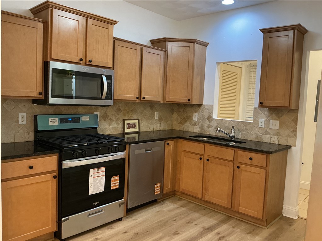 1032 West Shore Road Warwick, RI 02889 - Photo 9 of 48 Gallery Image 9