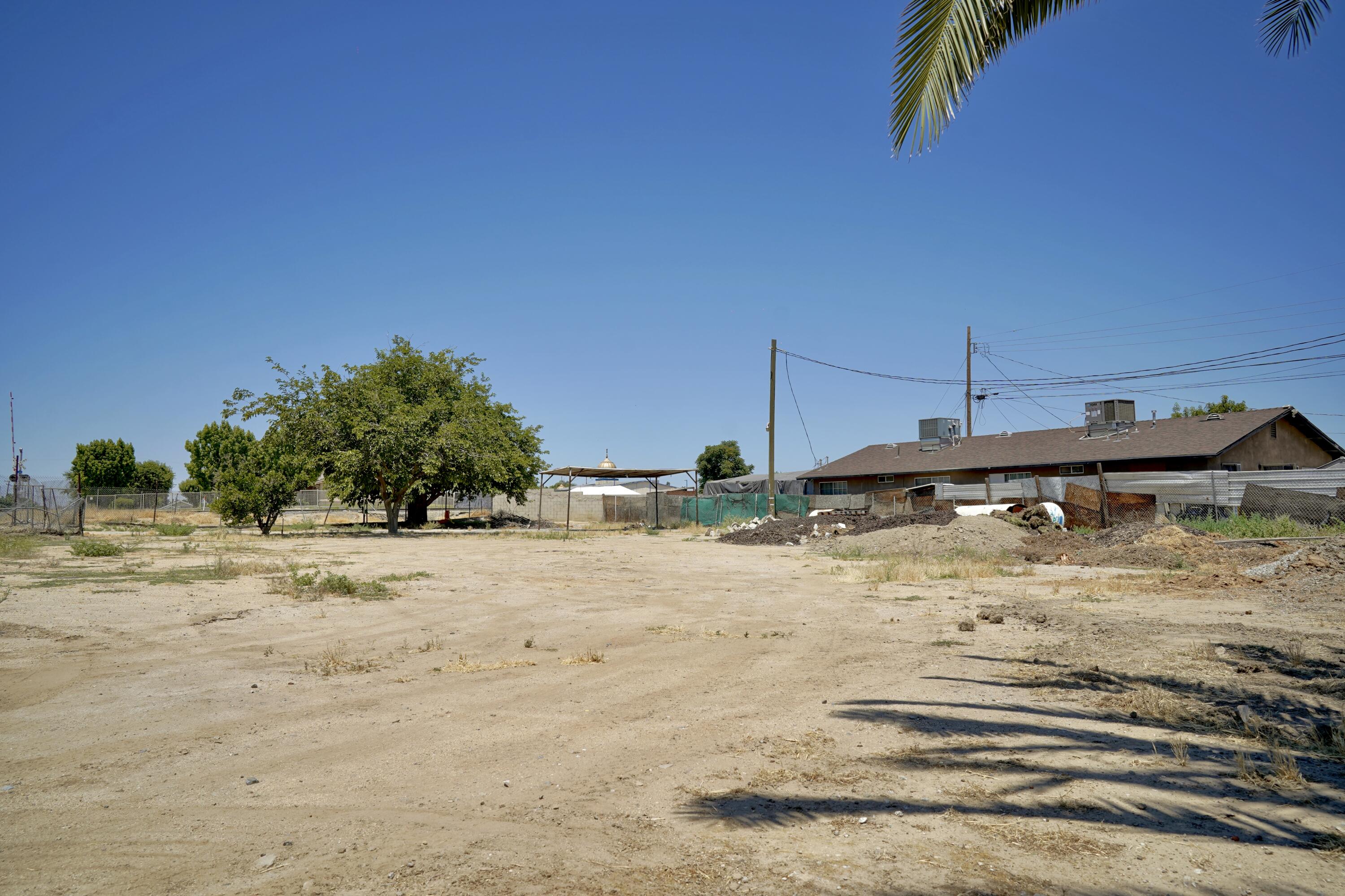 326 Wilson Road Bakersfield, CA 93307 - Photo 2 of 26 a view of a ocean beach