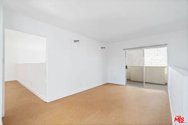 $9,950 | 558 Rose Avenue, Unit 3, Venice, CA 90291
