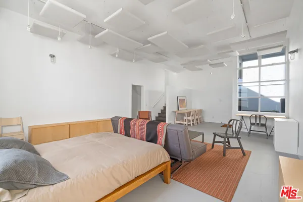$9,950 | 558 Rose Avenue, Unit 3, Venice, CA 90291