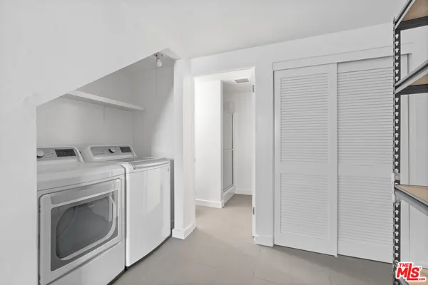 $9,950 | 558 Rose Avenue, Unit 3, Venice, CA 90291