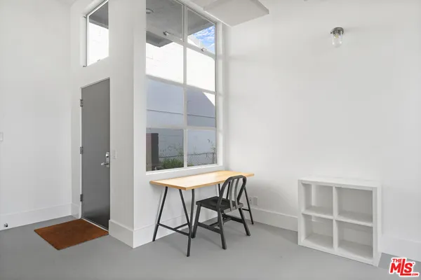 $9,950 | 558 Rose Avenue, Unit 3, Venice, CA 90291