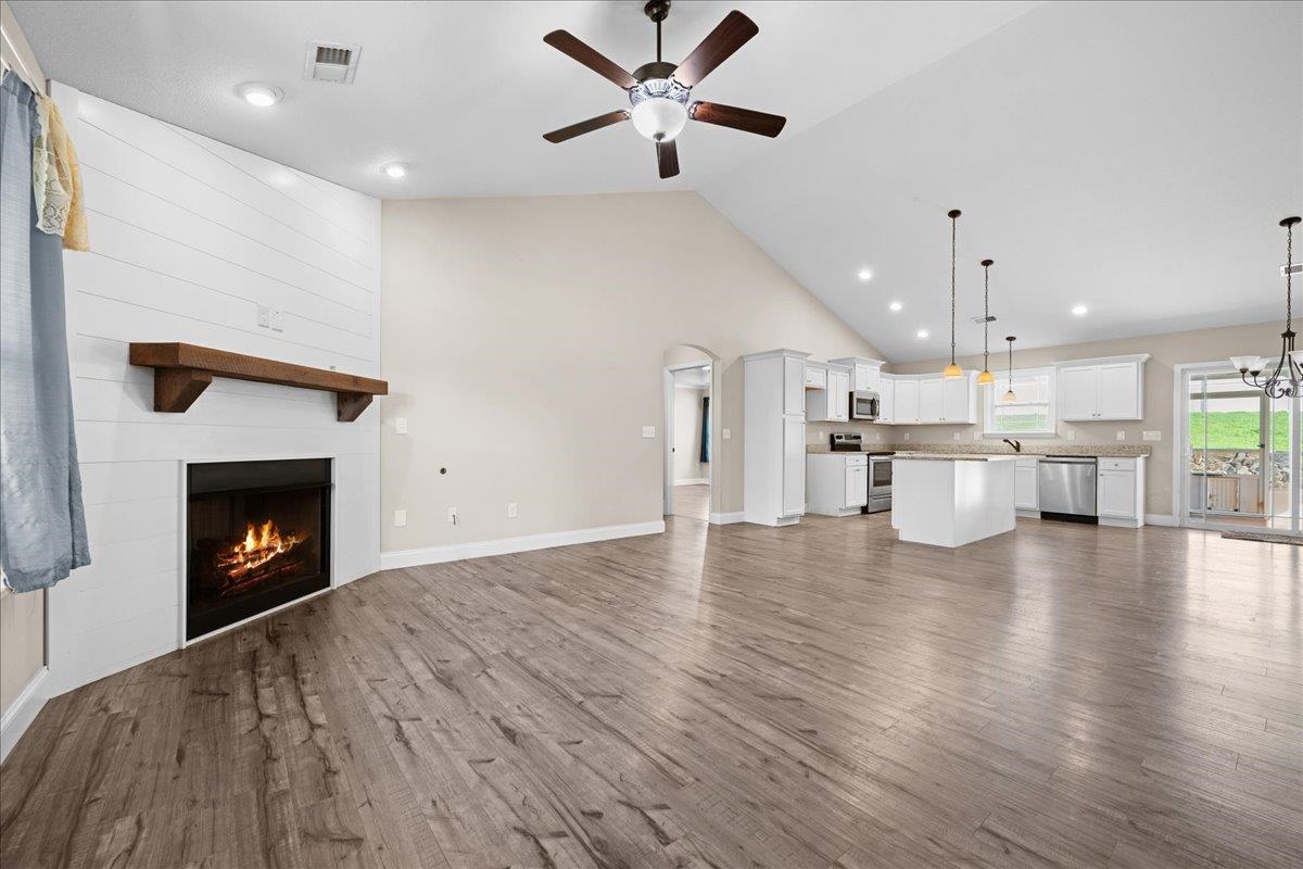 176 Coleman Road Wellford, SC 29385 - Photo 5 of 41 Gallery Image 5