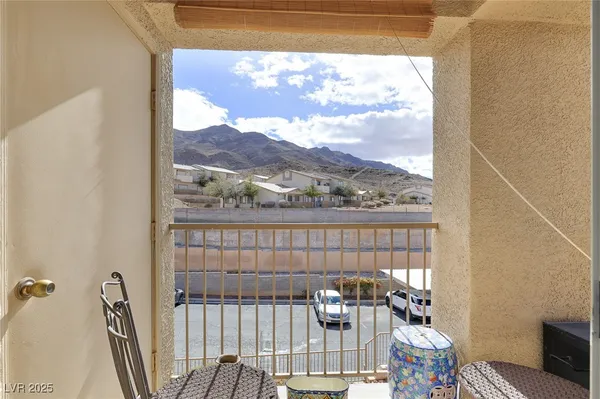 $200,000 | 2110 Los Feliz Street, Unit 2064, Las Vegas, NV 89156