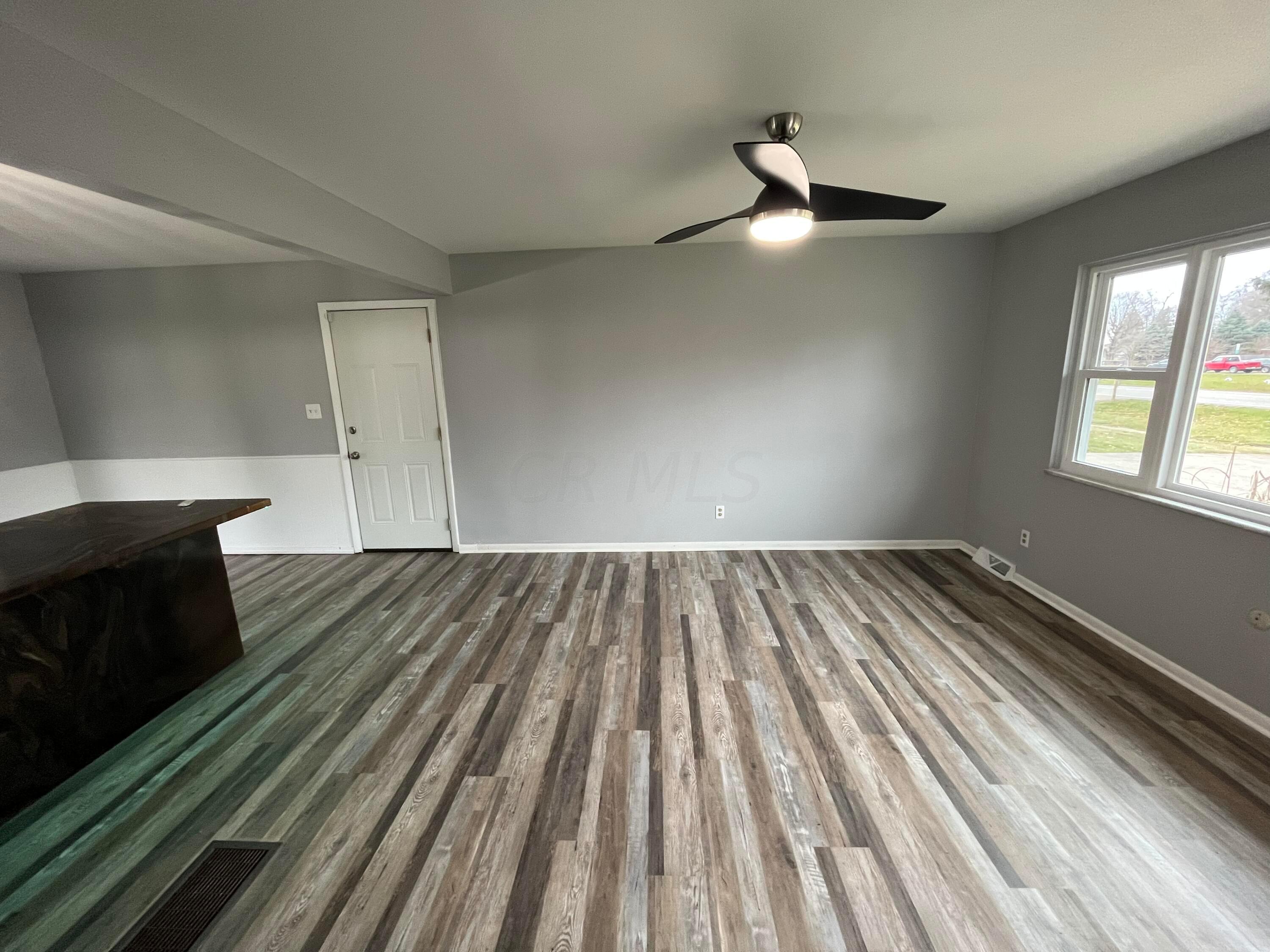 3810 Noe Bixby Road Columbus, OH 43232 - Photo 6 of 13 96EF8870-89A6-4615-831B-FAEF0EE41BEF