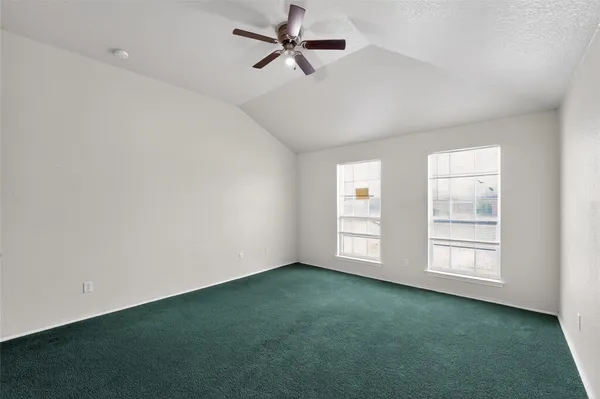 $176,250 | 152 Eagle Drive, Luling, TX 78648