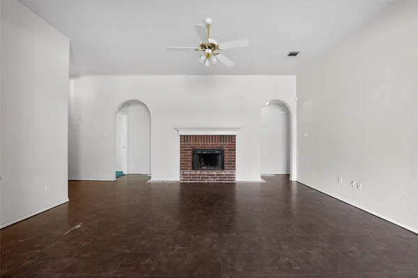 $176,250 | 152 Eagle Drive, Luling, TX 78648