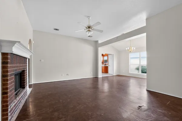 $176,250 | 152 Eagle Drive, Luling, TX 78648