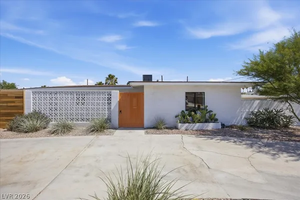 $3,300 | 701 East Canosa Avenue, Las Vegas, NV 89104
