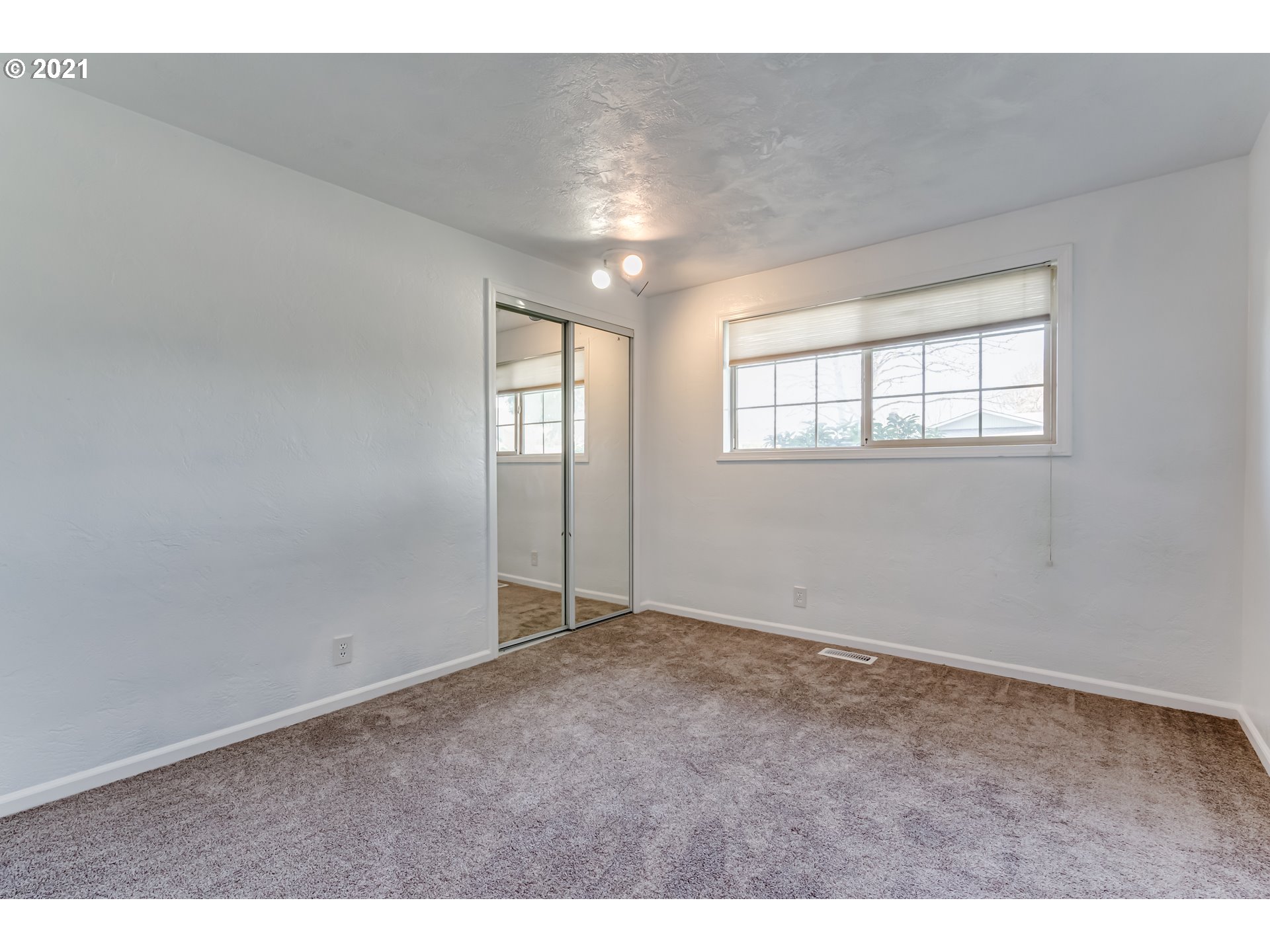 2432 17th Place Springfield, OR 97477 - Photo 15 of 26