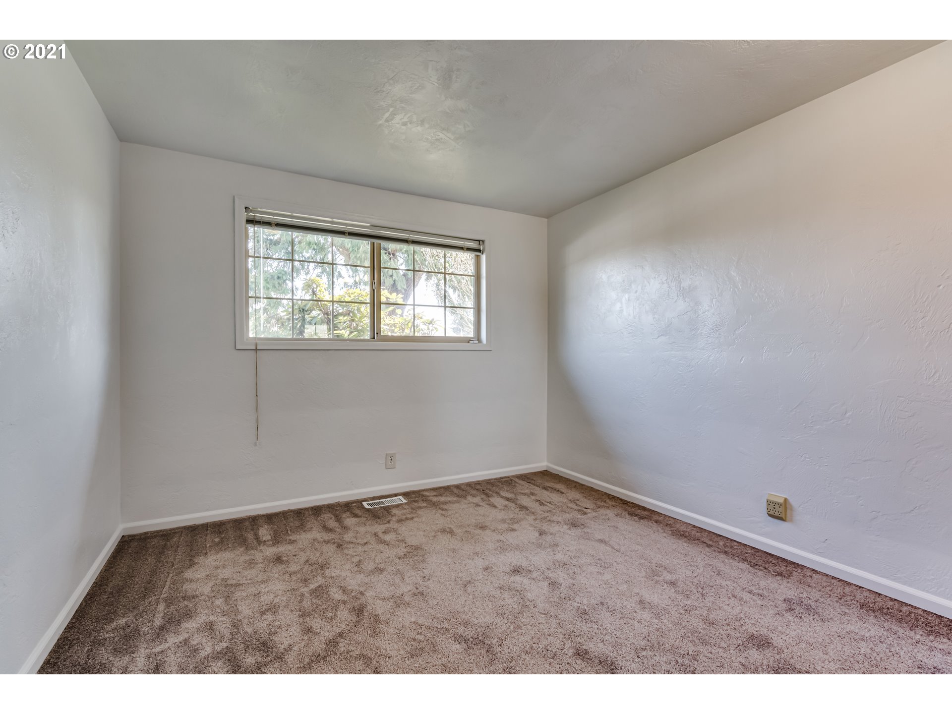2432 17th Place Springfield, OR 97477 - Photo 16 of 26
