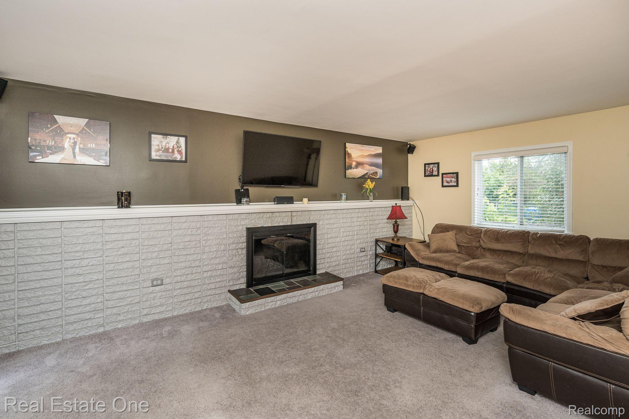 2623 Rhodes Drive Troy, MI 48083 - Photo 9 of 28 Gallery Image 9