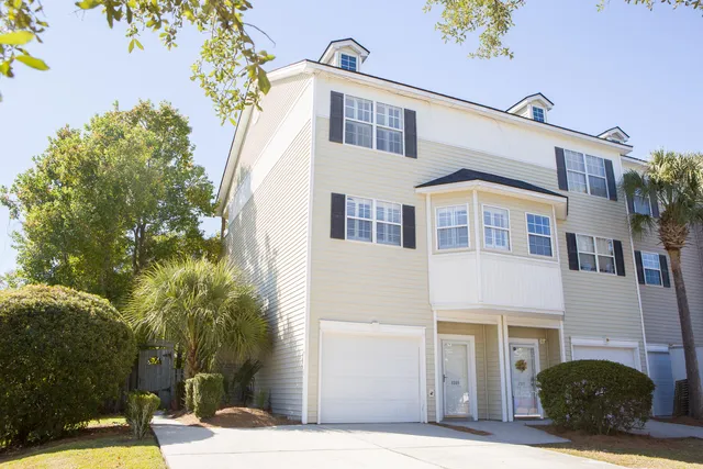 $274,900 | 4509 Great Oak Drive, North Charleston, SC 29418