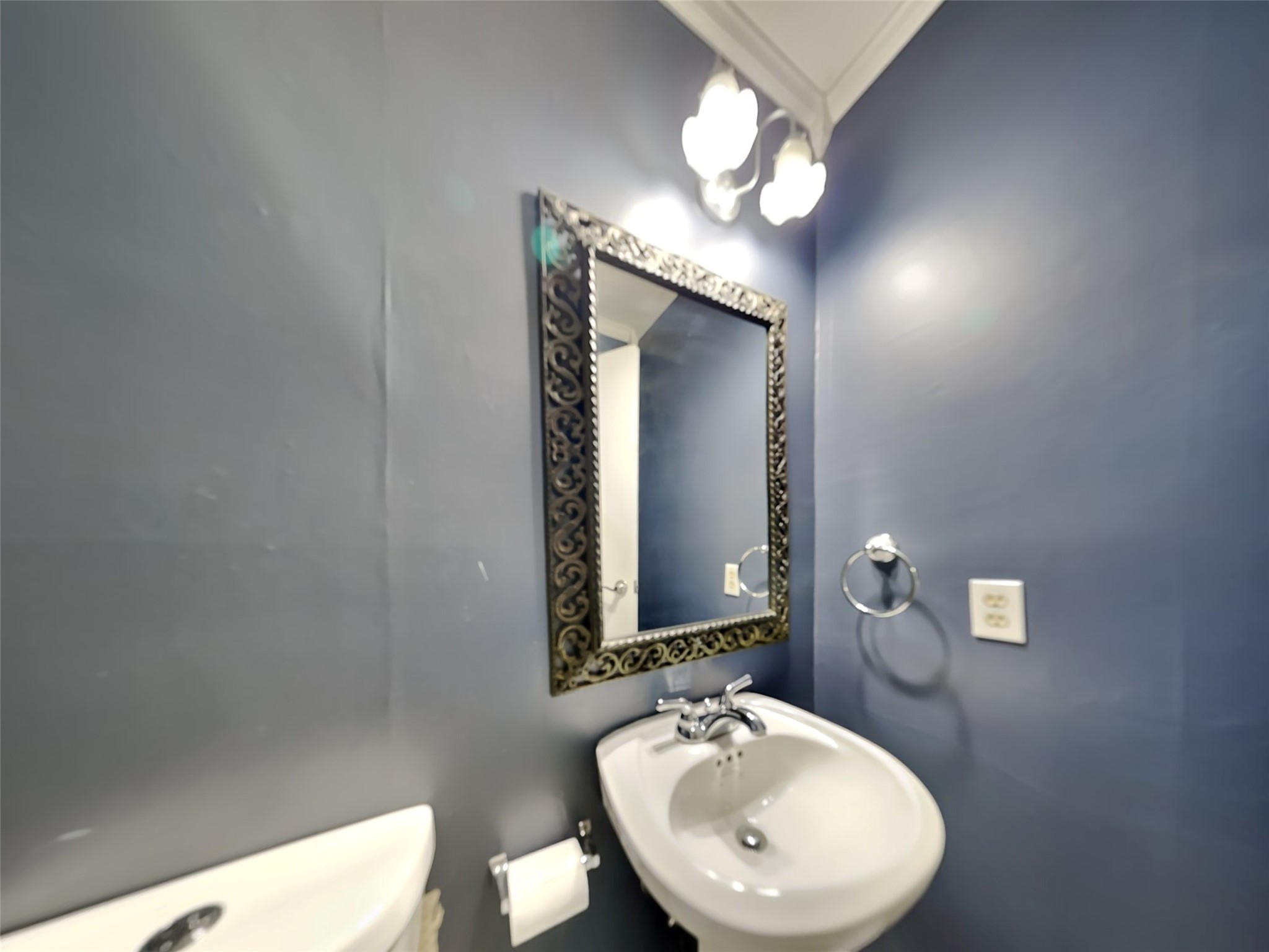 3910 Cedar Forest Drive Houston, TX 77339 - Photo 12 of 21 a bathroom with a sink and a mirror