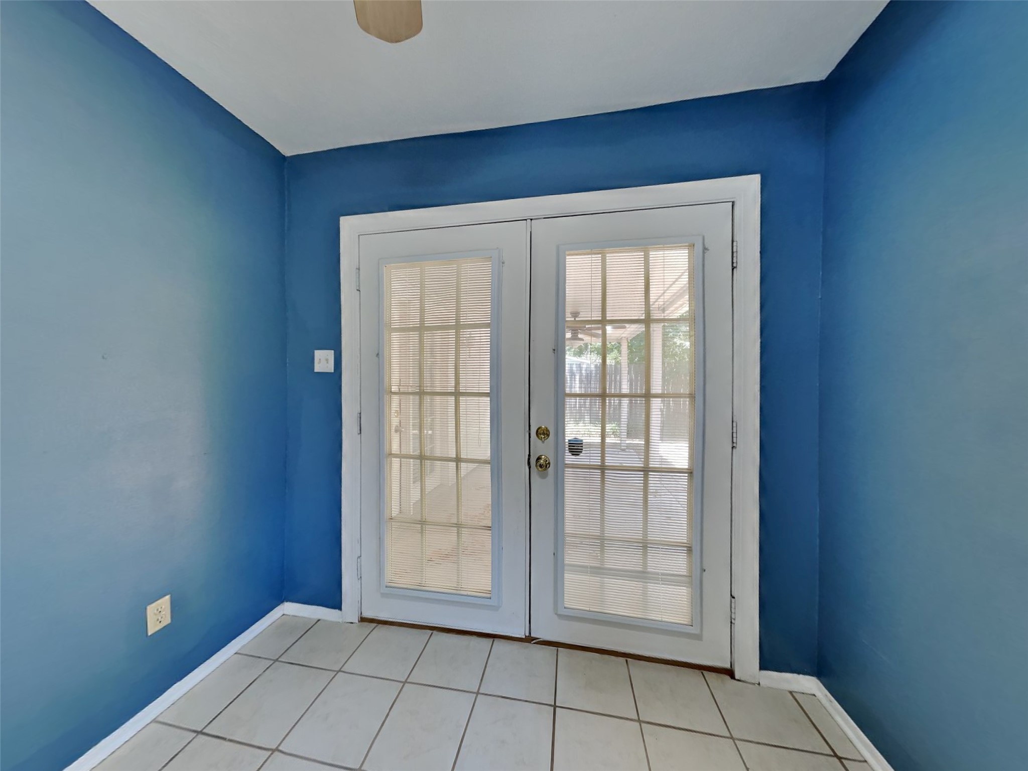 3910 Cedar Forest Drive Houston, TX 77339 - Photo 6 of 21 a view of an empty room with window