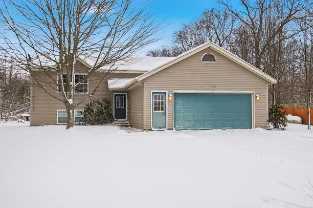 $399,900 | 9370 128th Avenue, West Olive, MI 49460