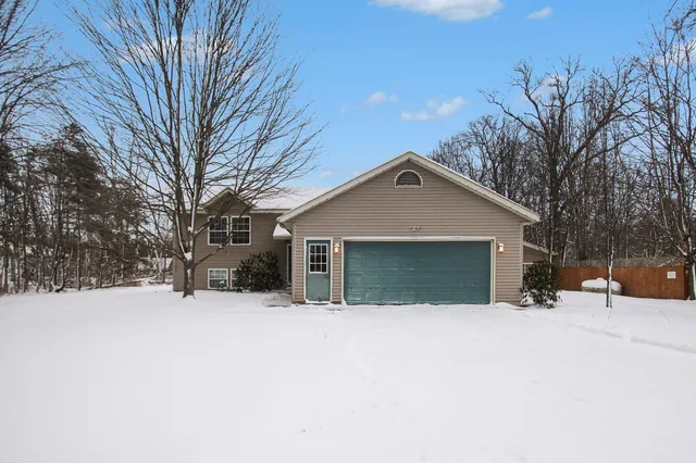 $399,900 | 9370 128th Avenue, West Olive, MI 49460