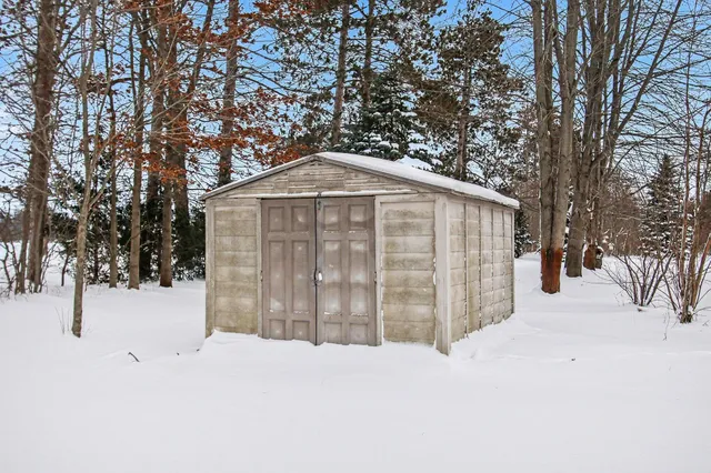 $399,900 | 9370 128th Avenue, West Olive, MI 49460