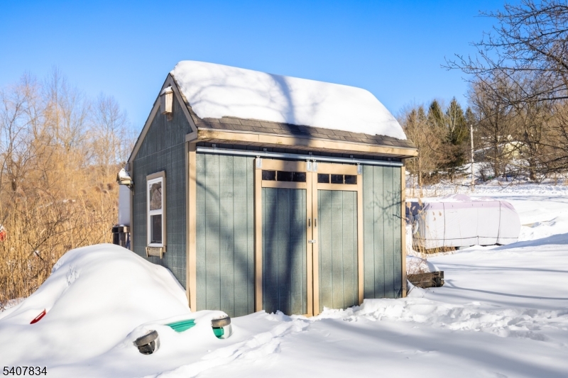 31 Meadow Lane Vernon, NJ 07462 - Photo 34 of 43 a view of a two tub of the house