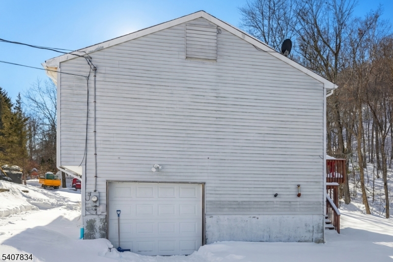 31 Meadow Lane Vernon, NJ 07462 - Photo 36 of 43 a view of a house with a street