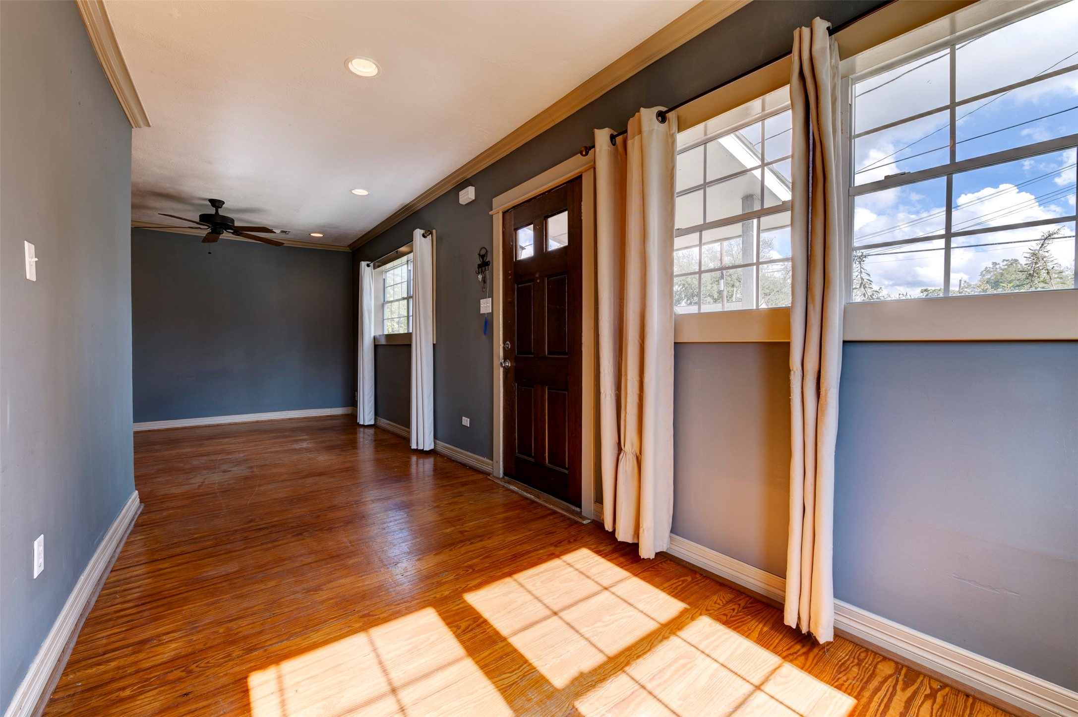 4303 Castor Street Houston, TX 77022 - Photo 6 of 41 a view of an entryway