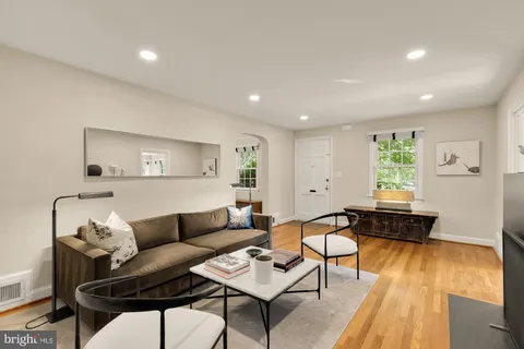 $1,695,000 | 517 Janneys Lane, Alexandria, VA 22302