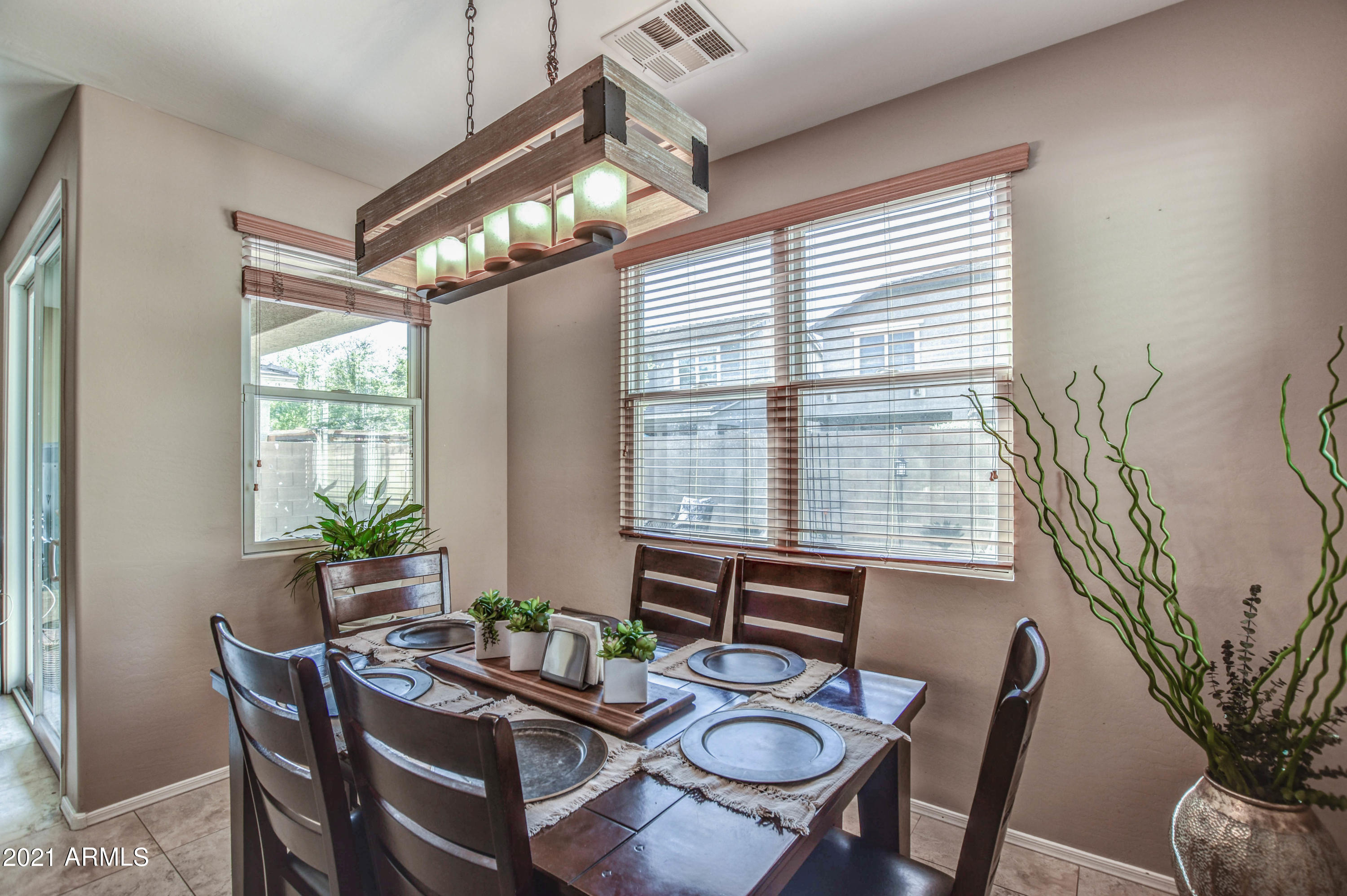 2223 East Fraktur Road Phoenix, AZ 85040 - Photo 18 of 45 EAT IN 2