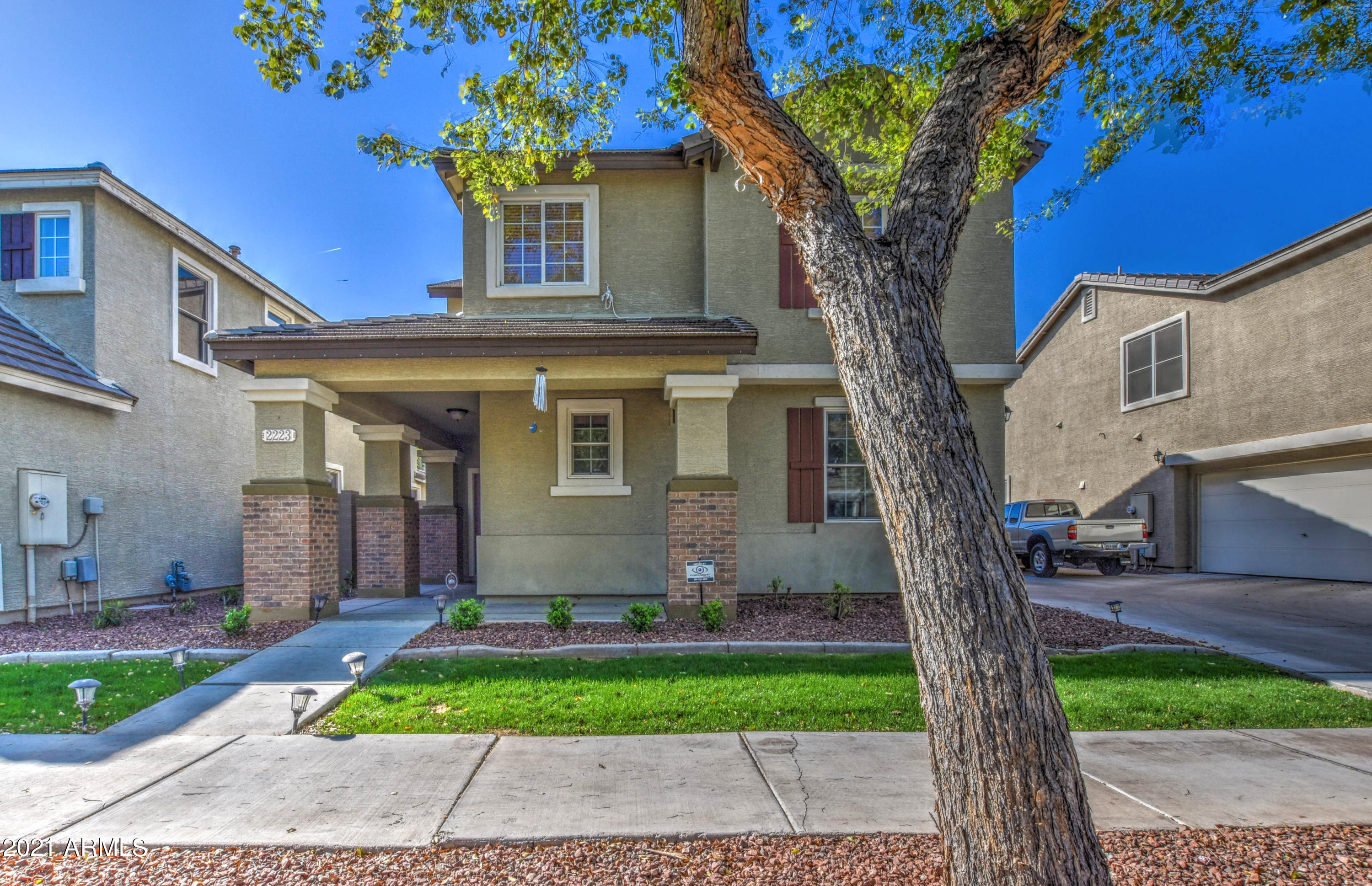 2223 East Fraktur Road Phoenix, AZ 85040 - Photo 3 of 45 FRONT 3