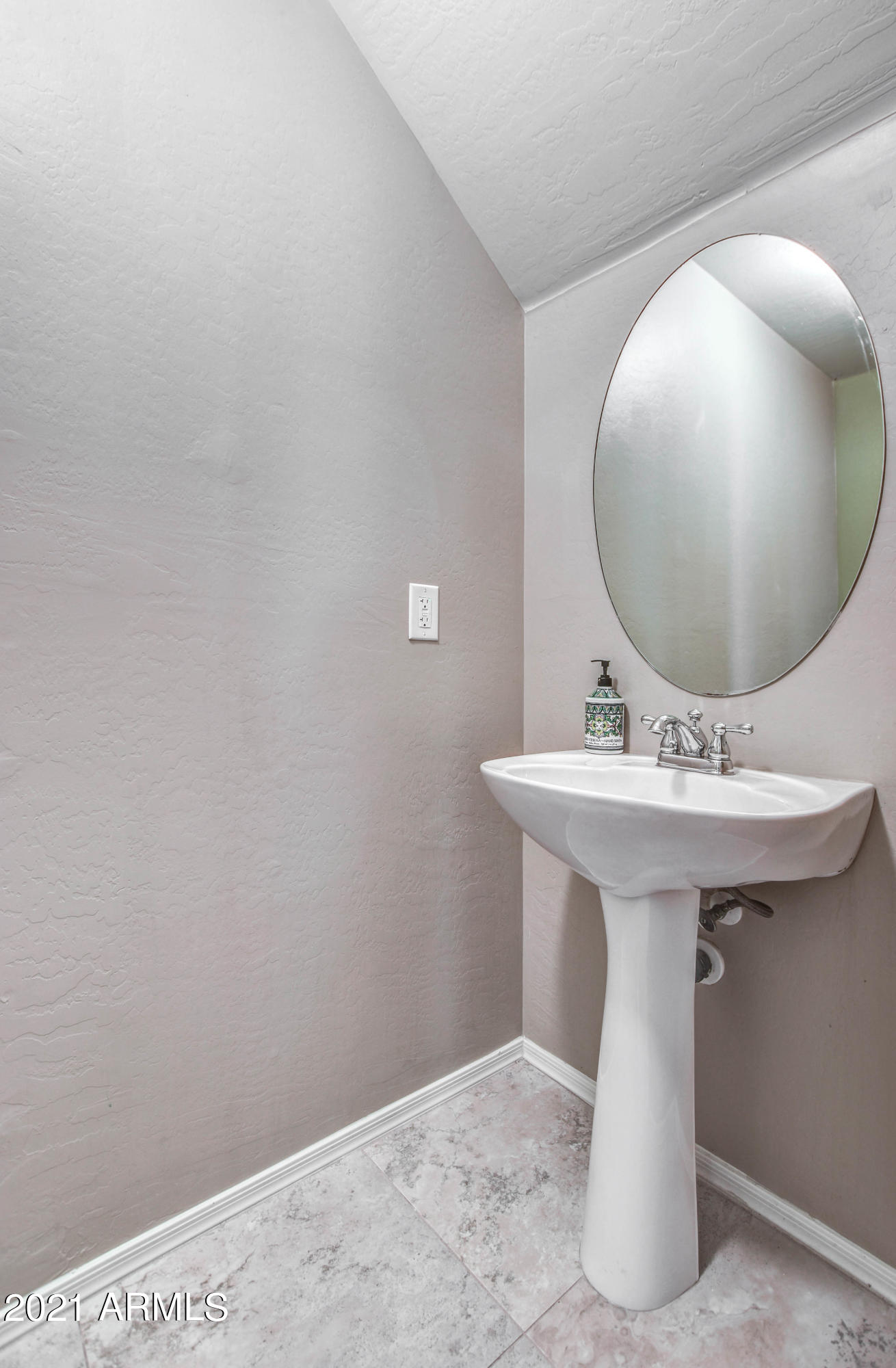 2223 East Fraktur Road Phoenix, AZ 85040 - Photo 39 of 45 HALF BATH 1, 2