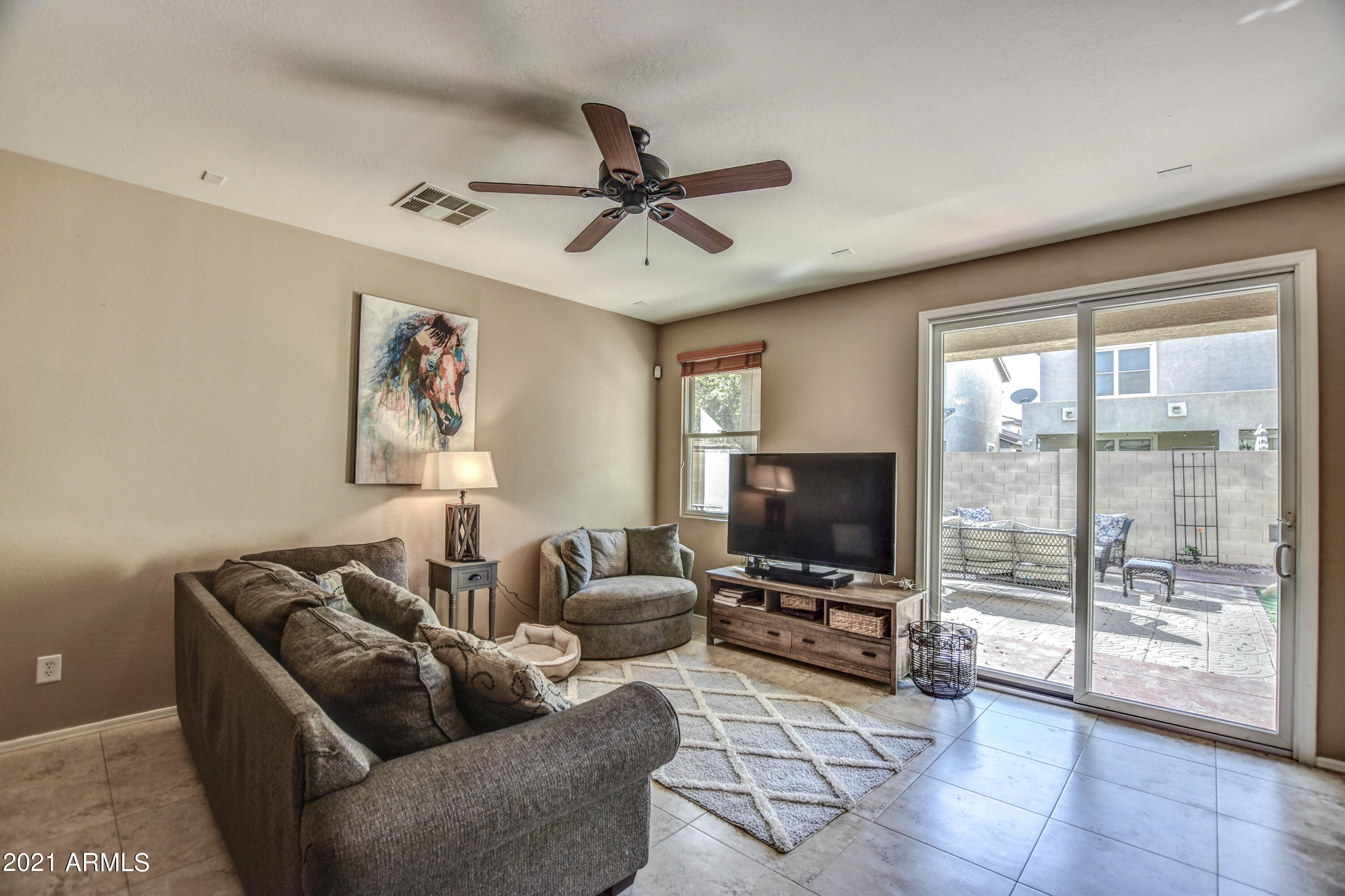 2223 East Fraktur Road Phoenix, AZ 85040 - Photo 8 of 45 LIVING 1