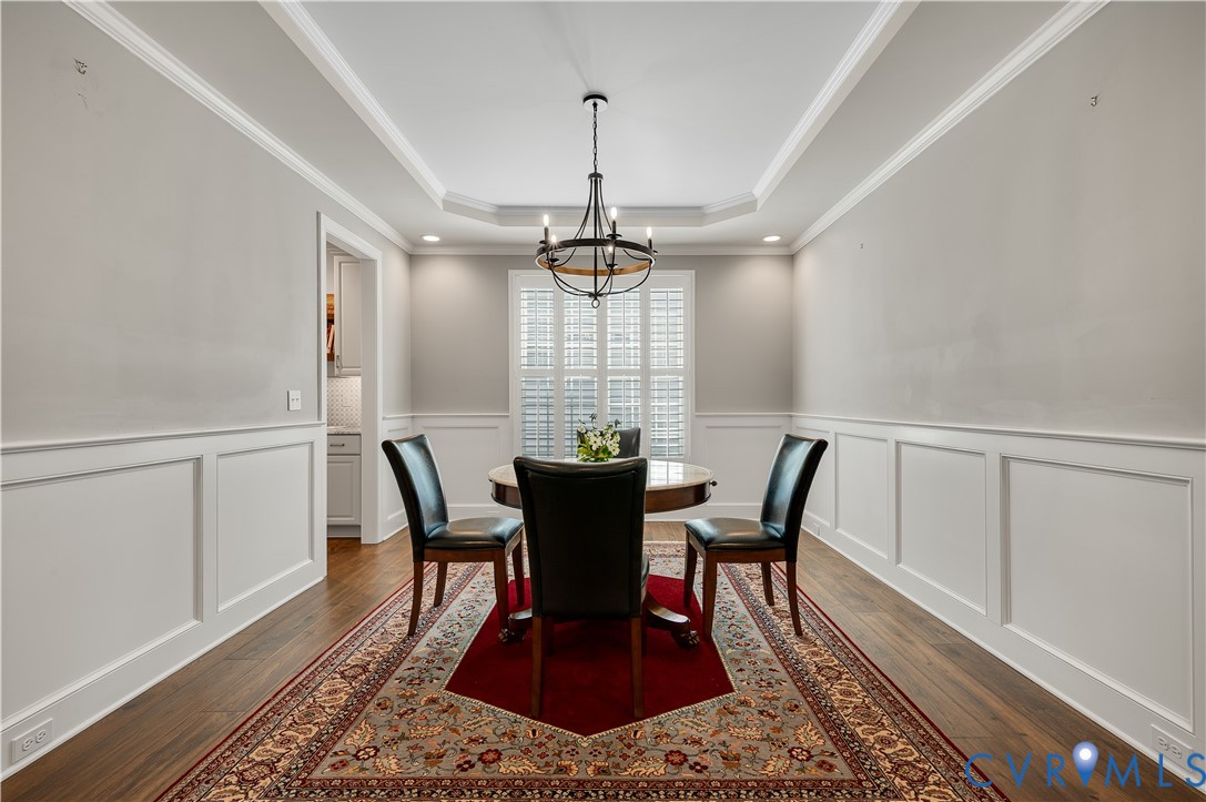 9419 Widthby Road Chesterfield, VA 23832 - Photo 15 of 40 Wainscotting and tray ceiling
