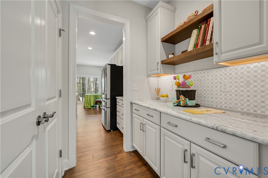 9419 Widthby Road Chesterfield, VA 23832 - Photo 16 of 40 Butler's pantry between dining room and kitchen
