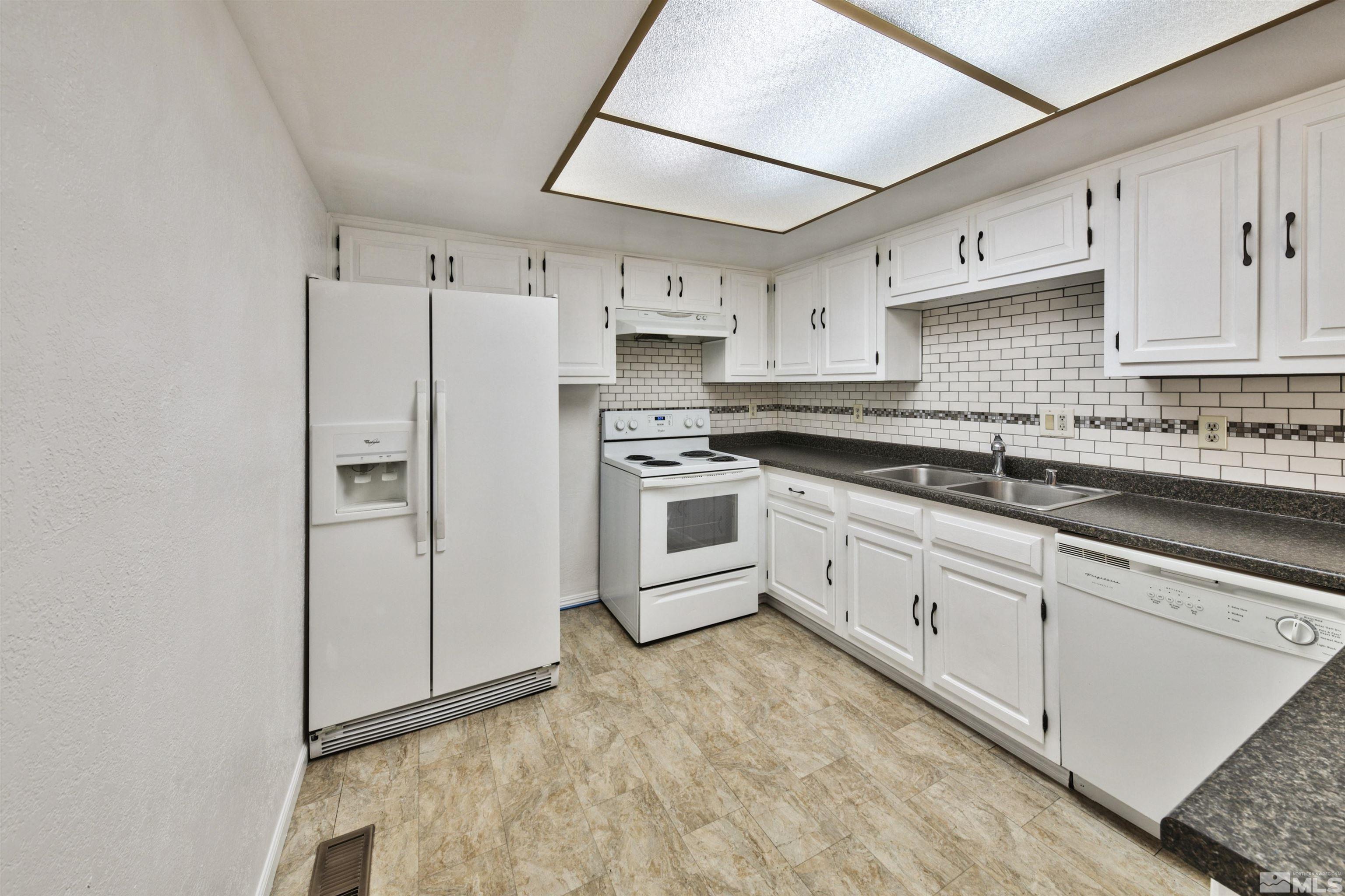 2300 Dickerson Road, Unit 77 Reno, NV 89503 - Photo 6 of 28 Photo 6