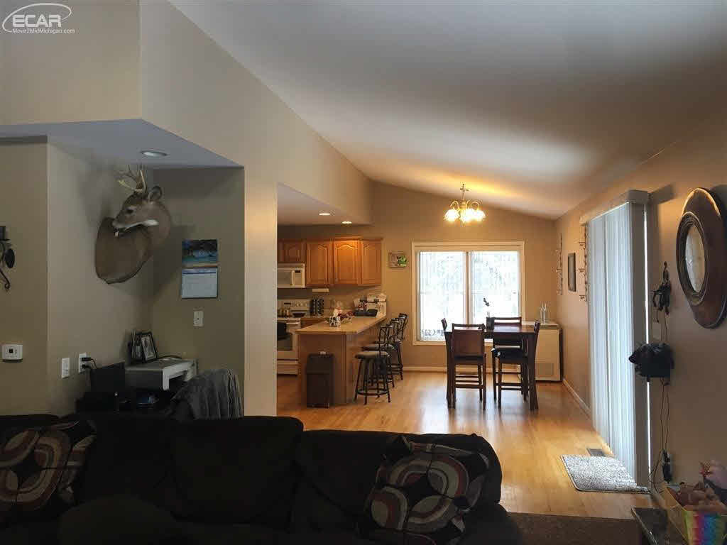6067 Cyclone Road Otter Lake, MI 48464 - Photo 6 of 42 21404714-5.JPG