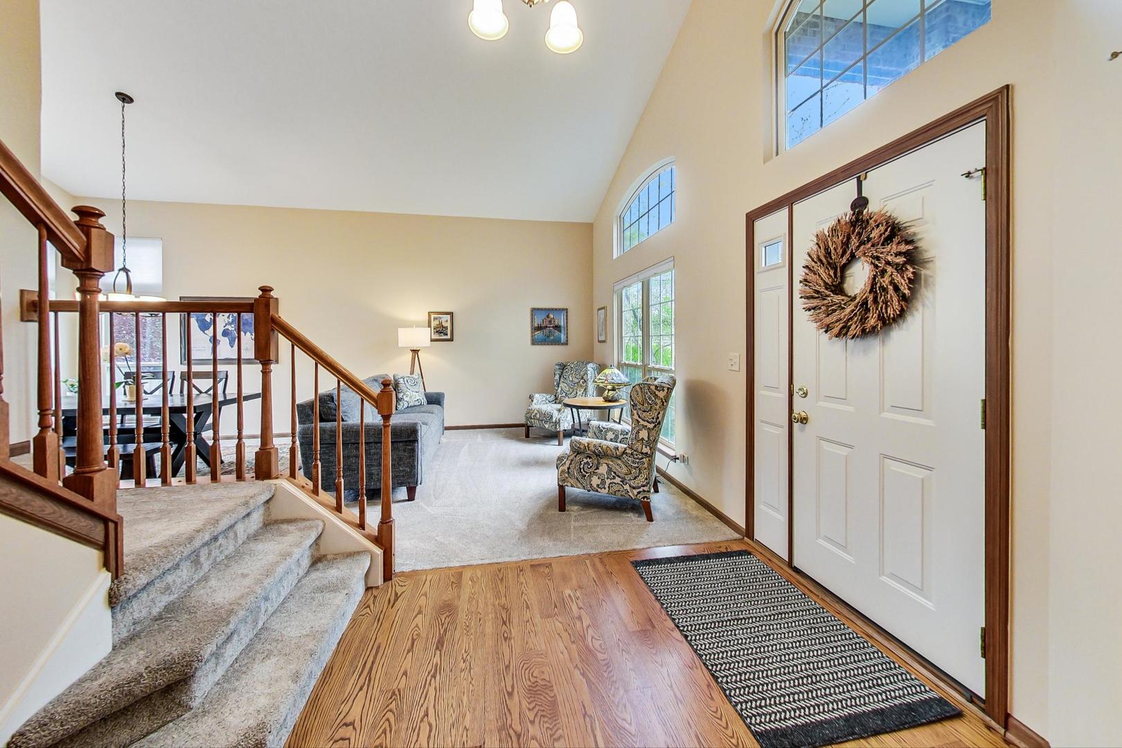 1174 Sweetwater Ridge Lake In The Hills, IL 60156 - Photo 2 of 44