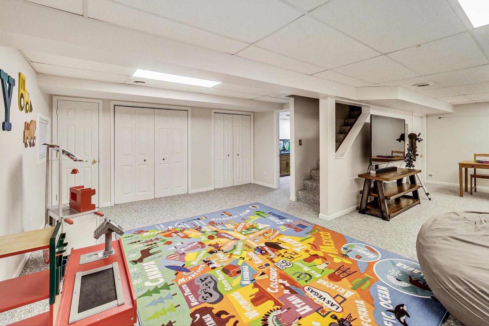 1174 Sweetwater Ridge Lake In The Hills, IL 60156 - Photo 30 of 44 a bedroom with furniture and a bed