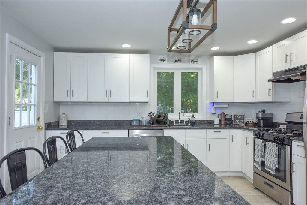 150 Hathaway Road Acushnet, MA 02743 - Photo 5 of 36