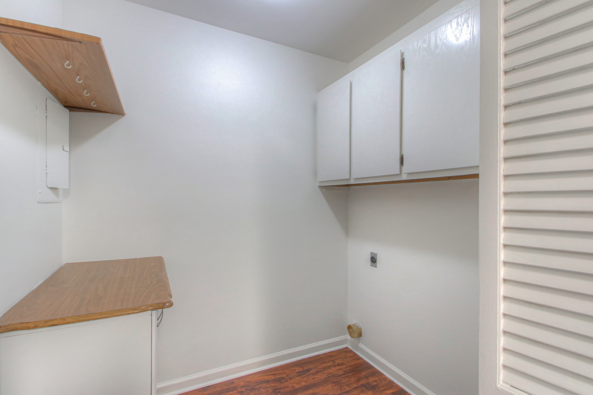 771 Kent Road Nashville, TN 37214 - Photo 24 of 34 a view of cabinets and wooden floor