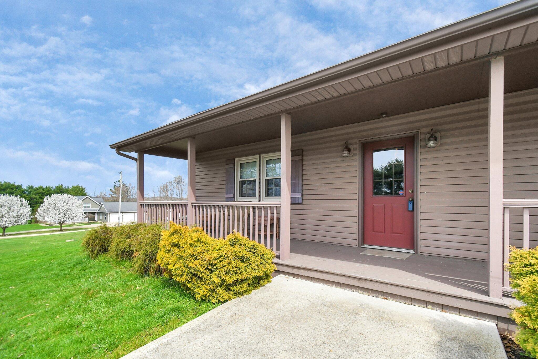 1584 Debolt Road Utica, OH 43080 - Photo 35 of 42 Front Porch
