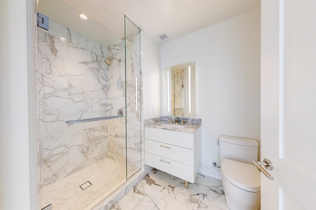 240 Devonshire Street, Unit U4007 Boston, MA 02110 - Photo 7 of 37