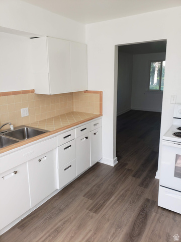 110 East 2250th Street South Bountiful, UT 84010 - Photo 5 of 23