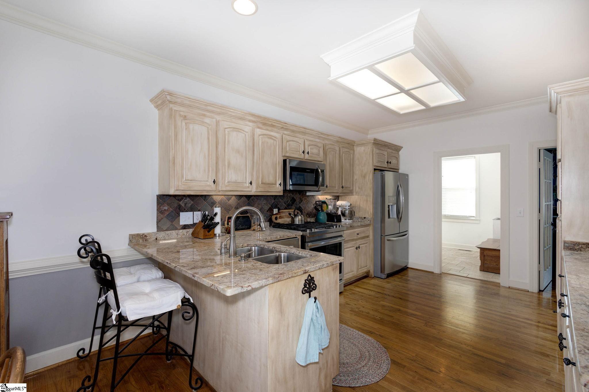 19 Deer Track Road Simpsonville, SC 29681 - Photo 6 of 34 Gallery Image 6