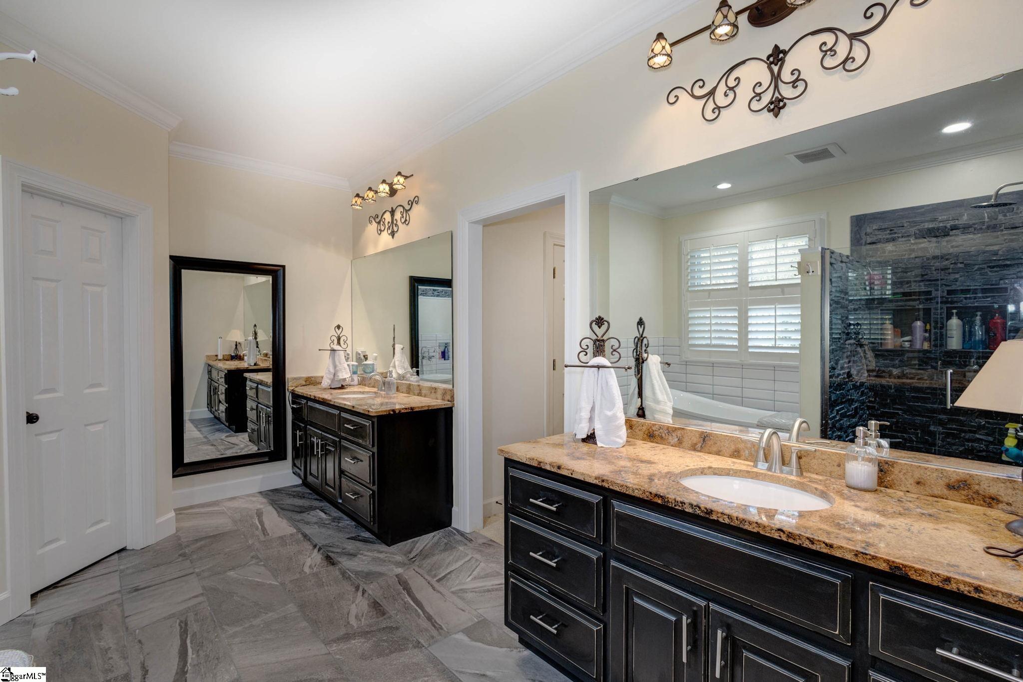 19 Deer Track Road Simpsonville, SC 29681 - Photo 10 of 34 Gallery Image 10
