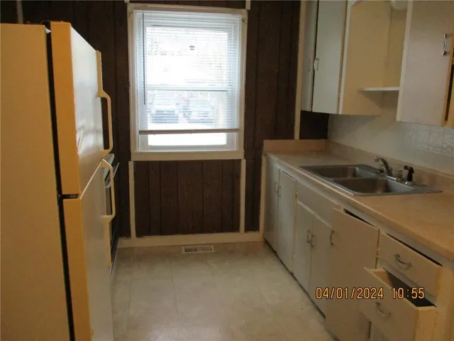 $725 | 1003 North 9th Street, Leavenworth, KS 66048