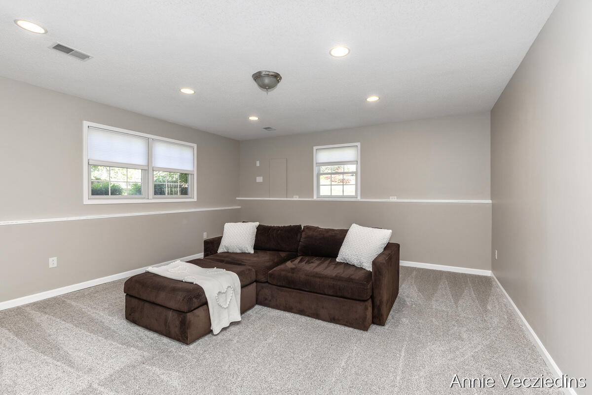 15096 Oakland Street Spring Lake, MI 49456 - Photo 23 of 41 15096-Oakland_027