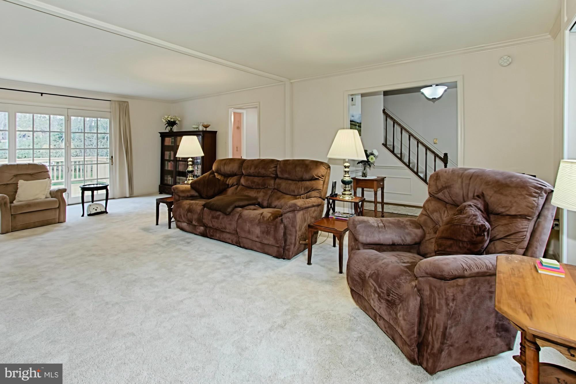 7202 Joshua Tree Lane Springfield, VA 22152 - Photo 7 of 24 Living Room