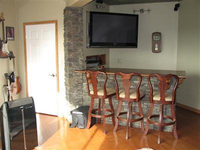 20164 Nicholas Road Prather, CA 93651 - Photo 21 of 67 Den with rock bar