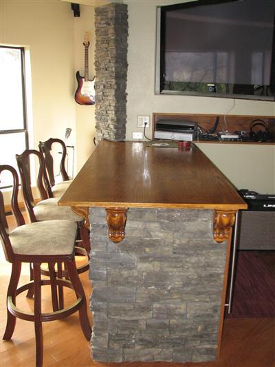 20164 Nicholas Road Prather, CA 93651 - Photo 22 of 67 Family room rock bar and nook